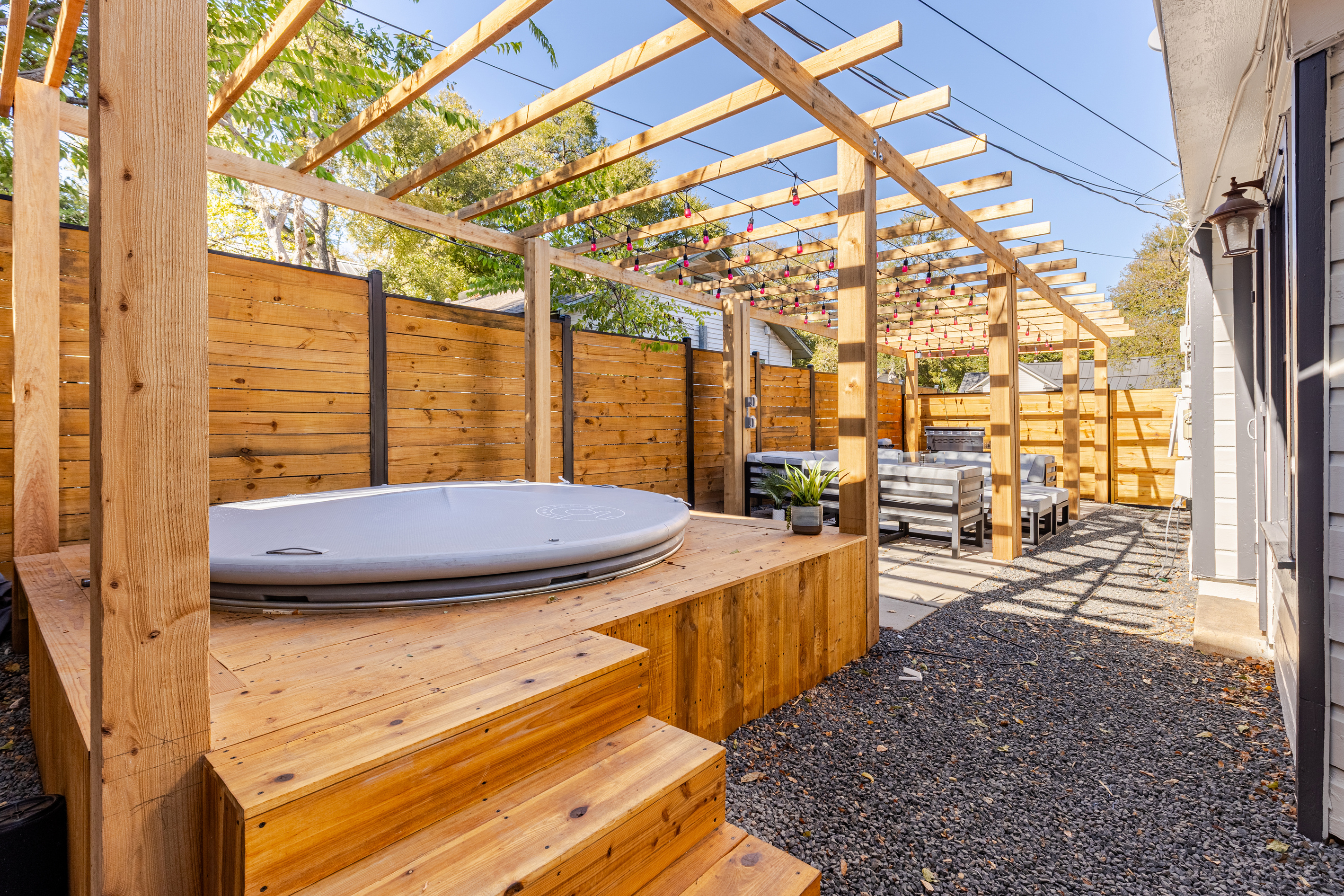 Hot tub or cold plunge? Enjoy the best of both worlds!
