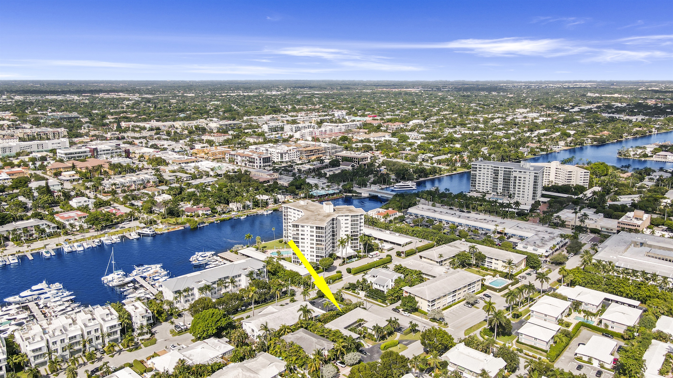 1 block to gaze at the boats on the intracoastal
