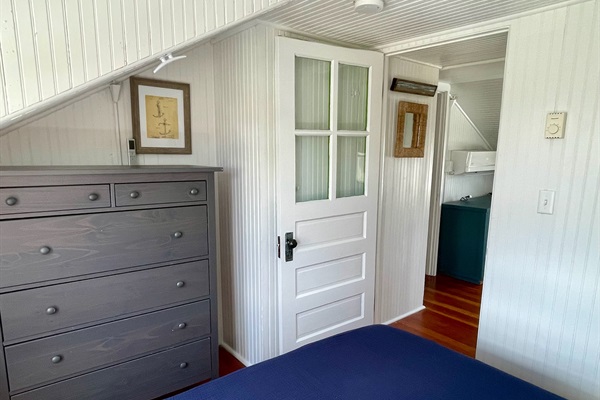Second bedroom with dresser