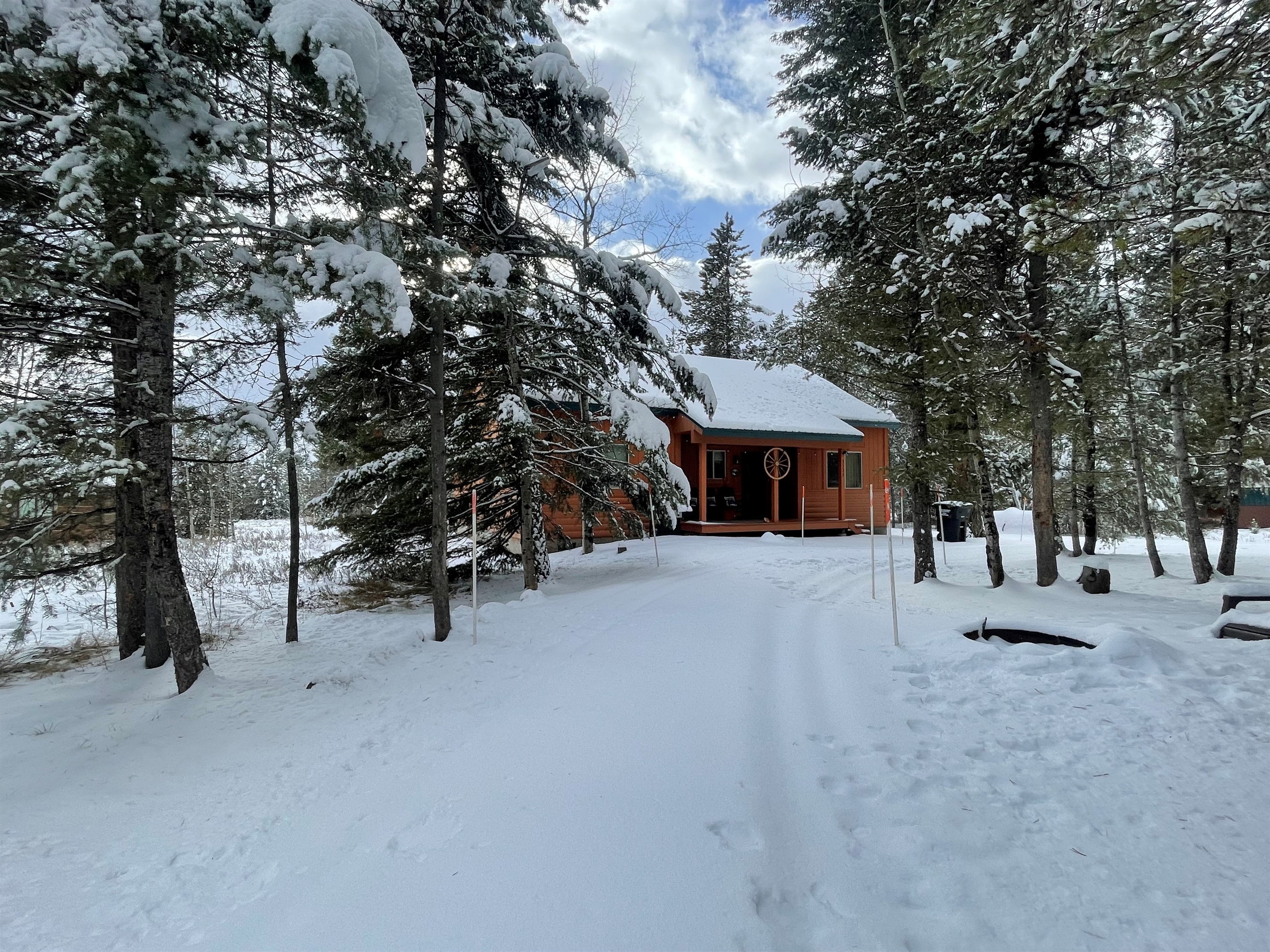 Pull-through Horseshoe Driveway for extra parking