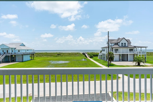 Main Floor Deck View