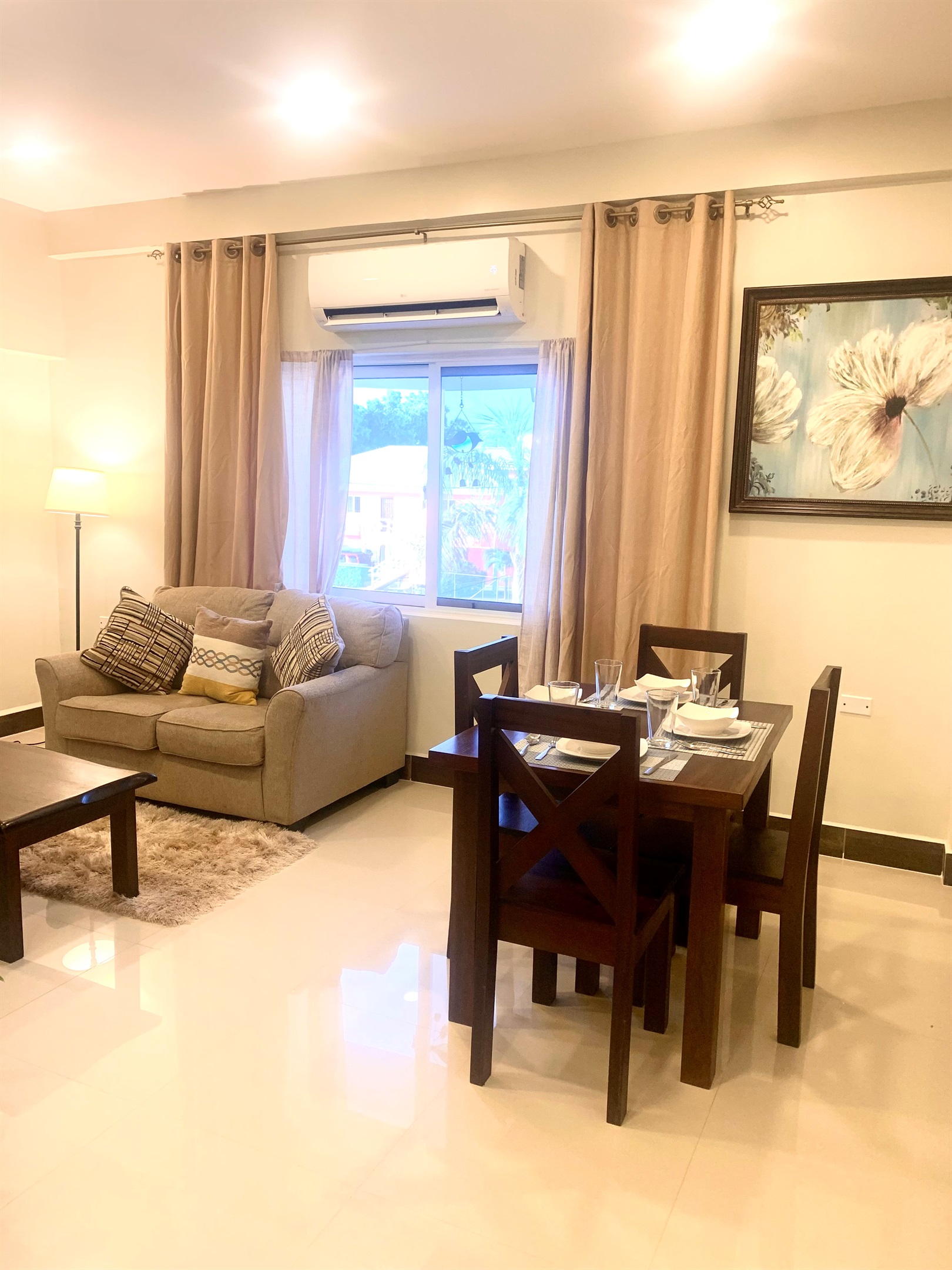 DINING / LIVING AREA