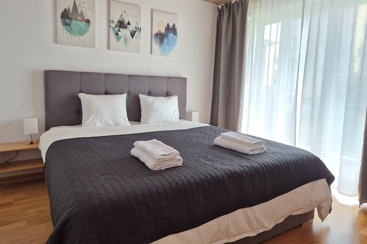 Bedroom with King sized bed (180x200)