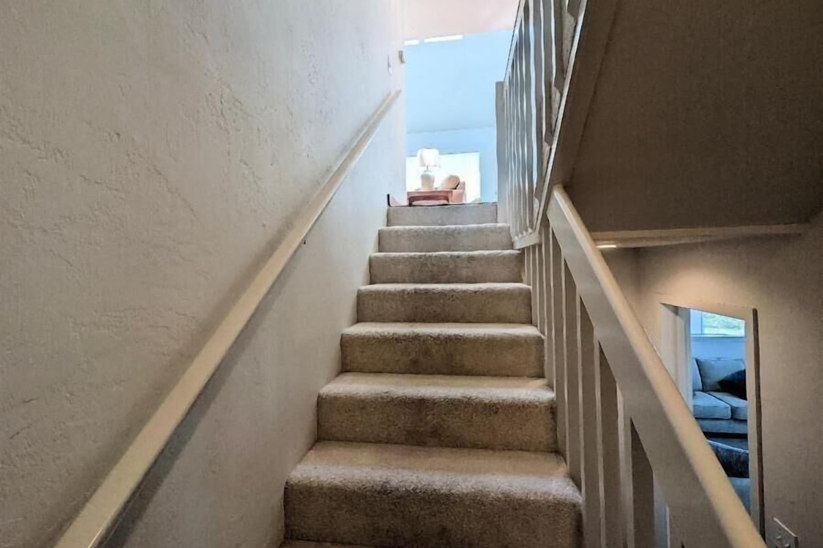stairs to main floor