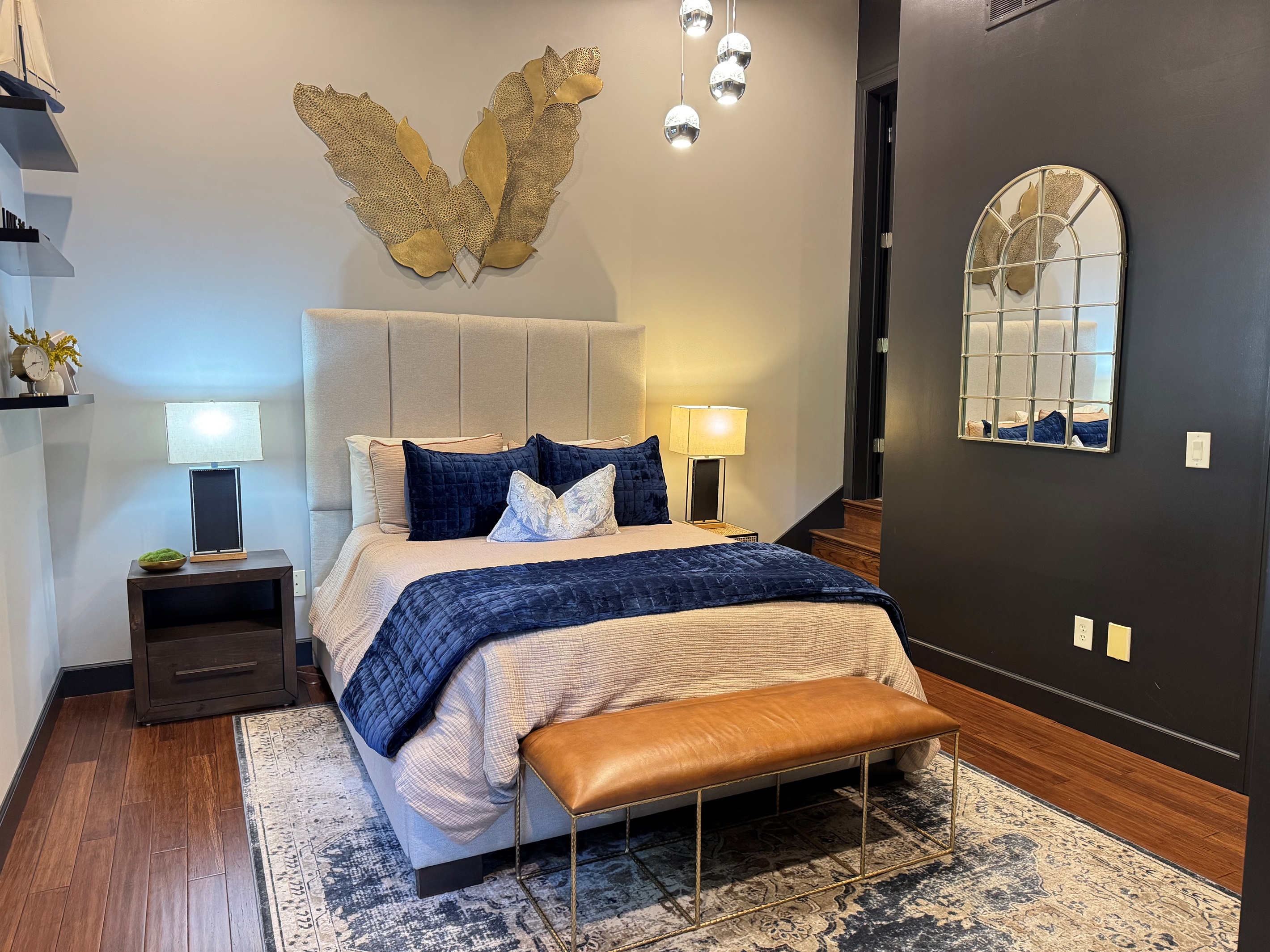Main level Bedroom 2: Queen bed and en-suite bathroom. 