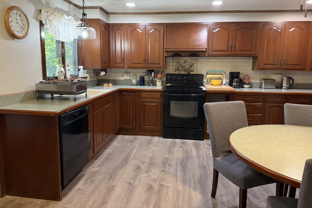 Kitchen with breakfast nook