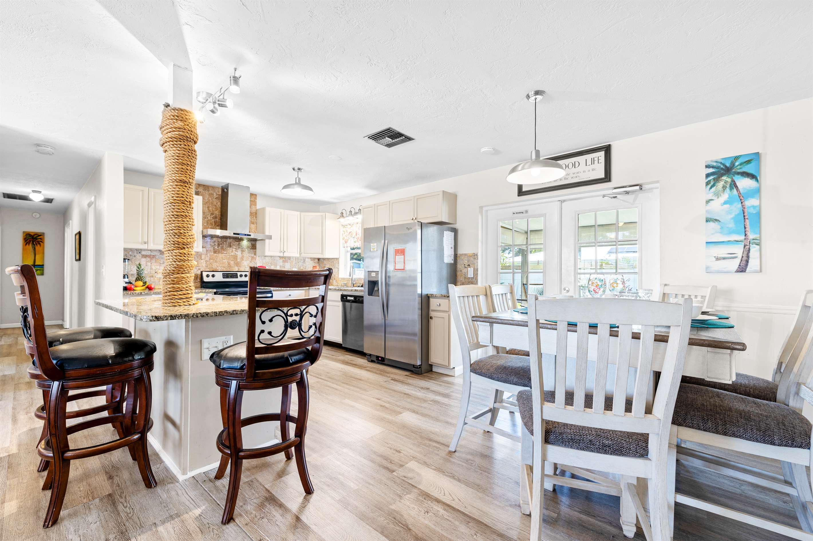 Dining are with direct access to the Screened in Patio!