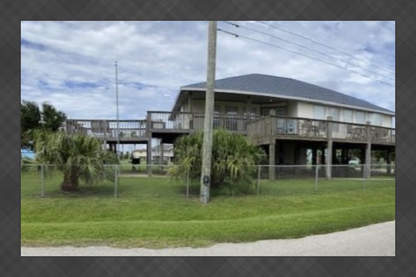 cecf32c3a1bb4c84a8e6664cf28a9d84 Medium | Beachhouse | Texas | TX | Vacation Homes | Galveston | Crystal Beach | Kokomo | Breezy Days | Beachfront Elegance | Sunrise Serenity | Southern Sands Property Management, LLC