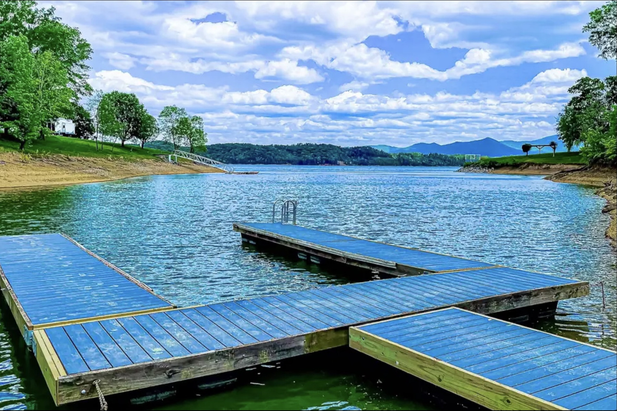 Dock. Perfect for a boat, swimming or kayaking 