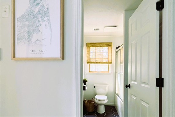 Second Floor Updated "Mermaid" Bath