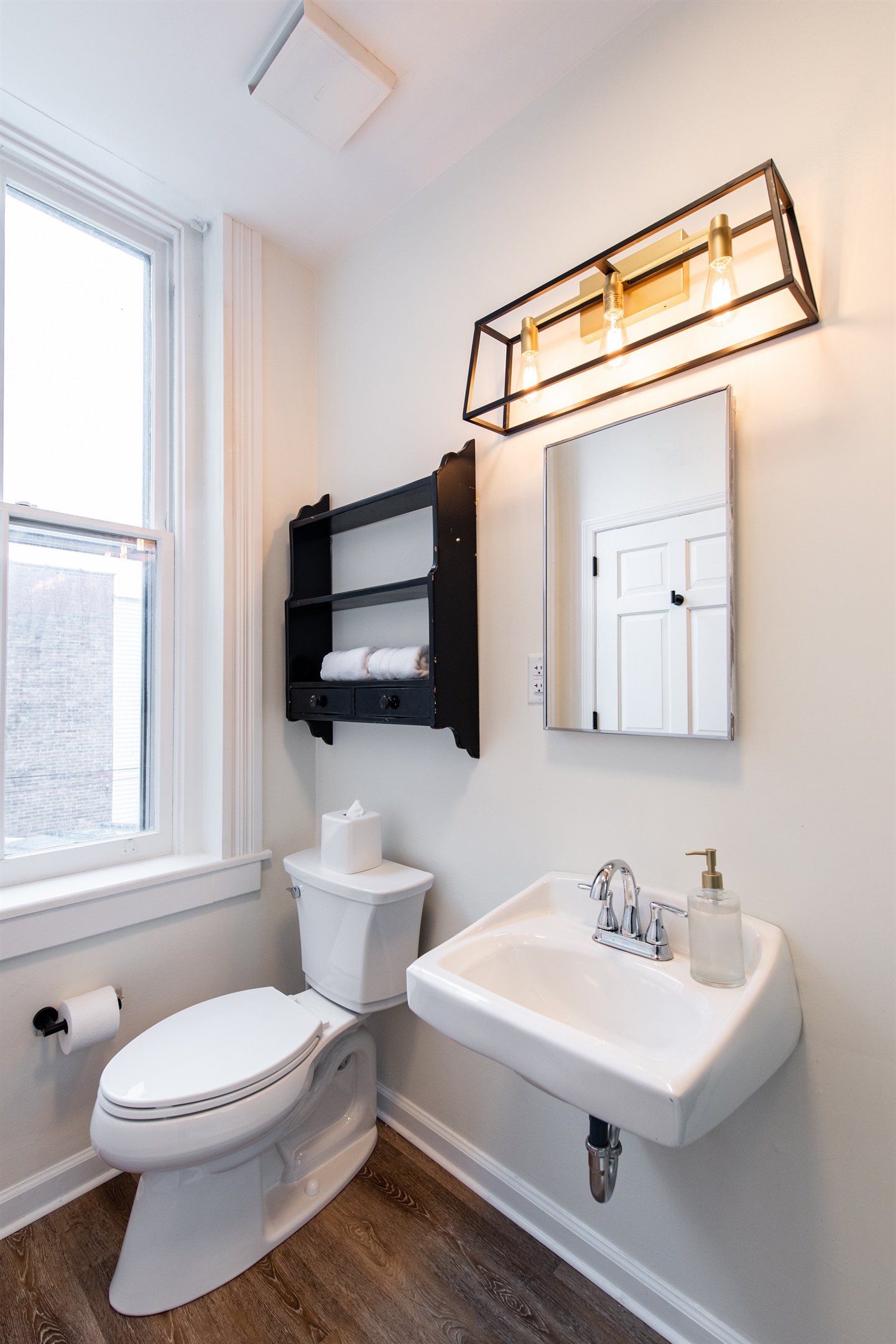 Ensuite Fully Renovated Bathroom