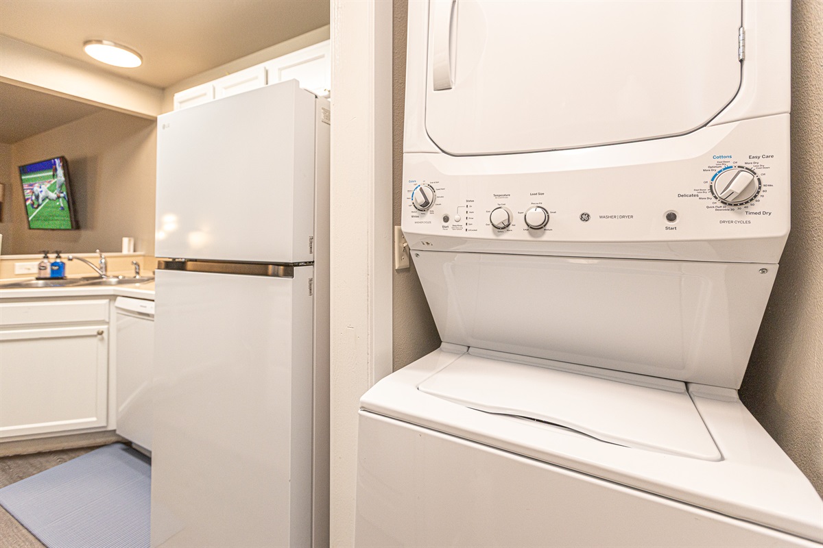 3008 Regan – Laundry Area
In-unit washer and dryer for guest convenience.