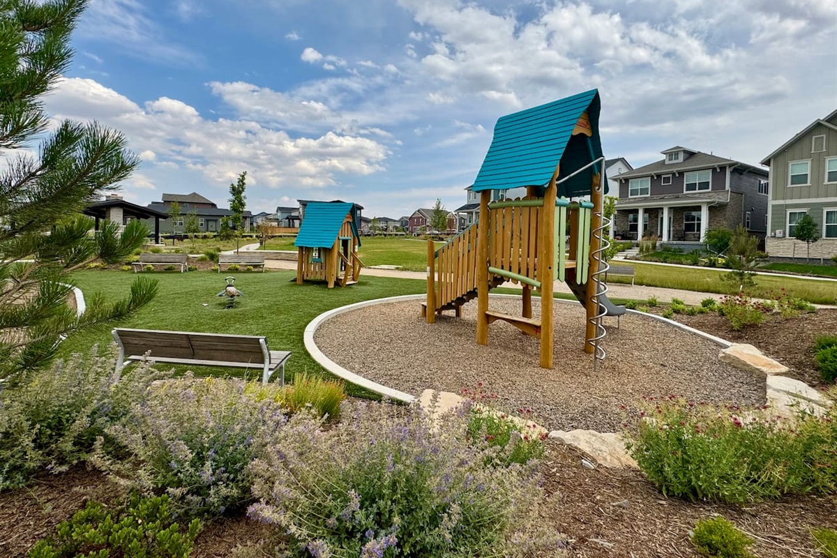 Community park (Honeysuckle Park) just a minute away with playground, open space, picnic tables, and barbecues.