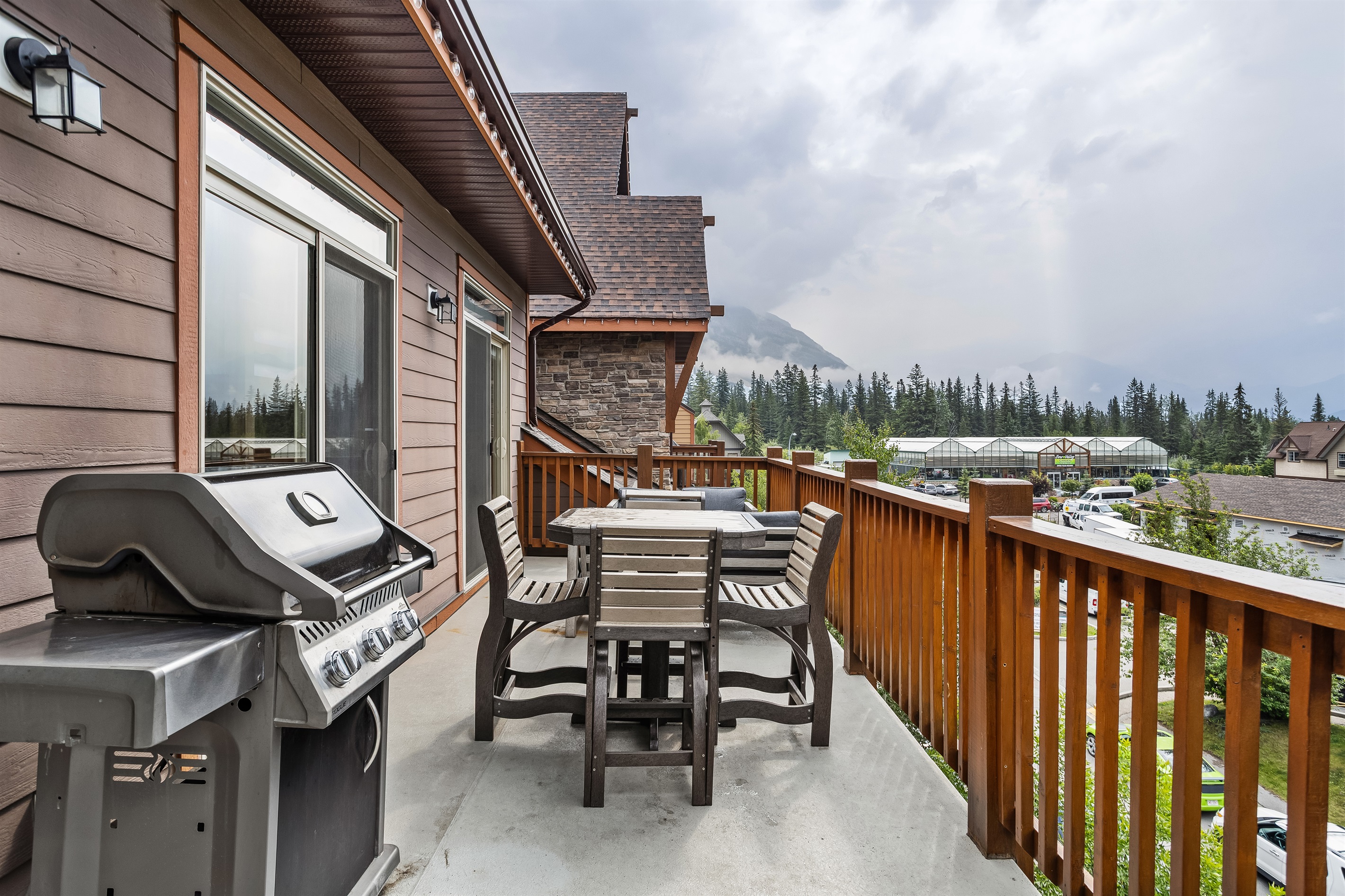 Large Balcony w/ Gas BBQ