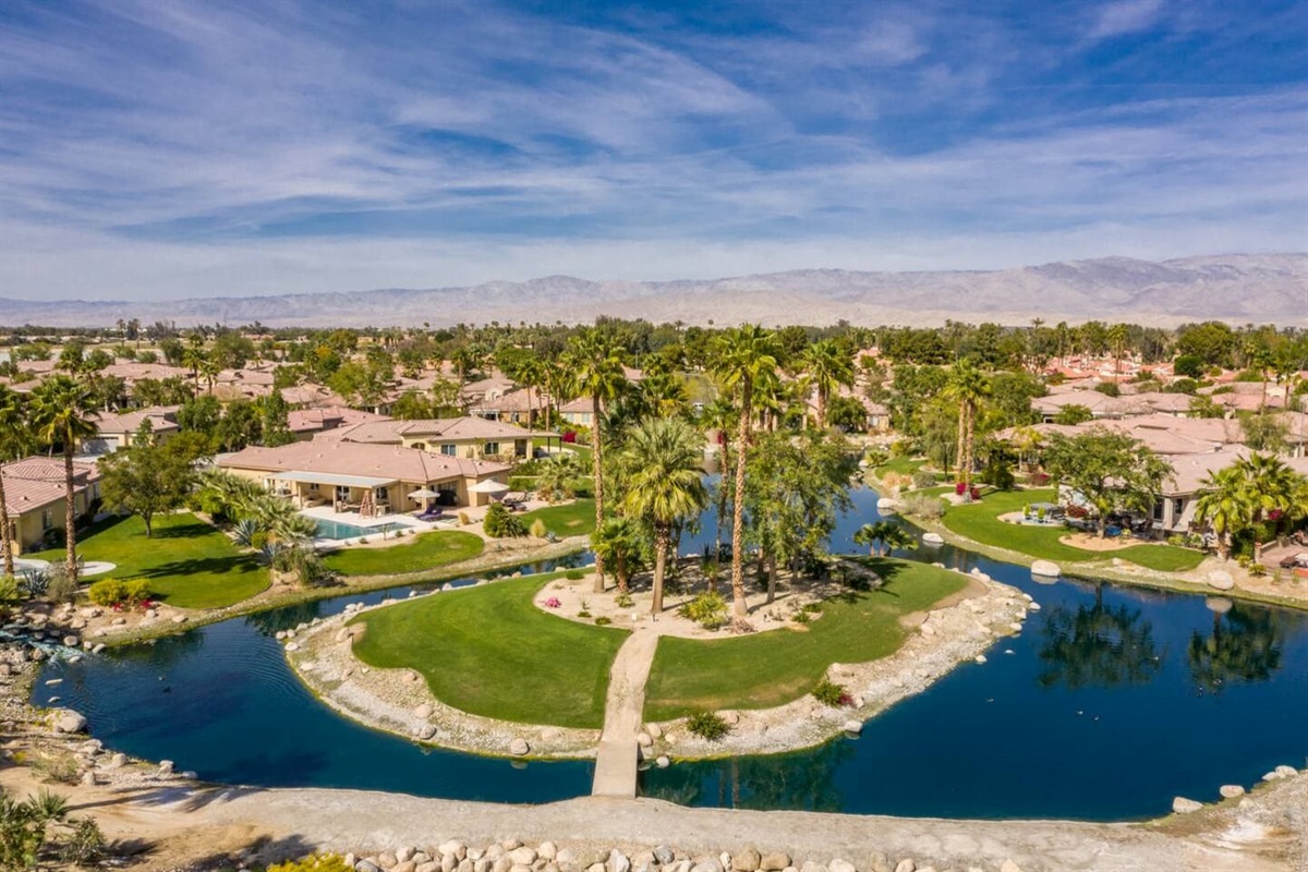 Indian Palms CC - Lake and Island
