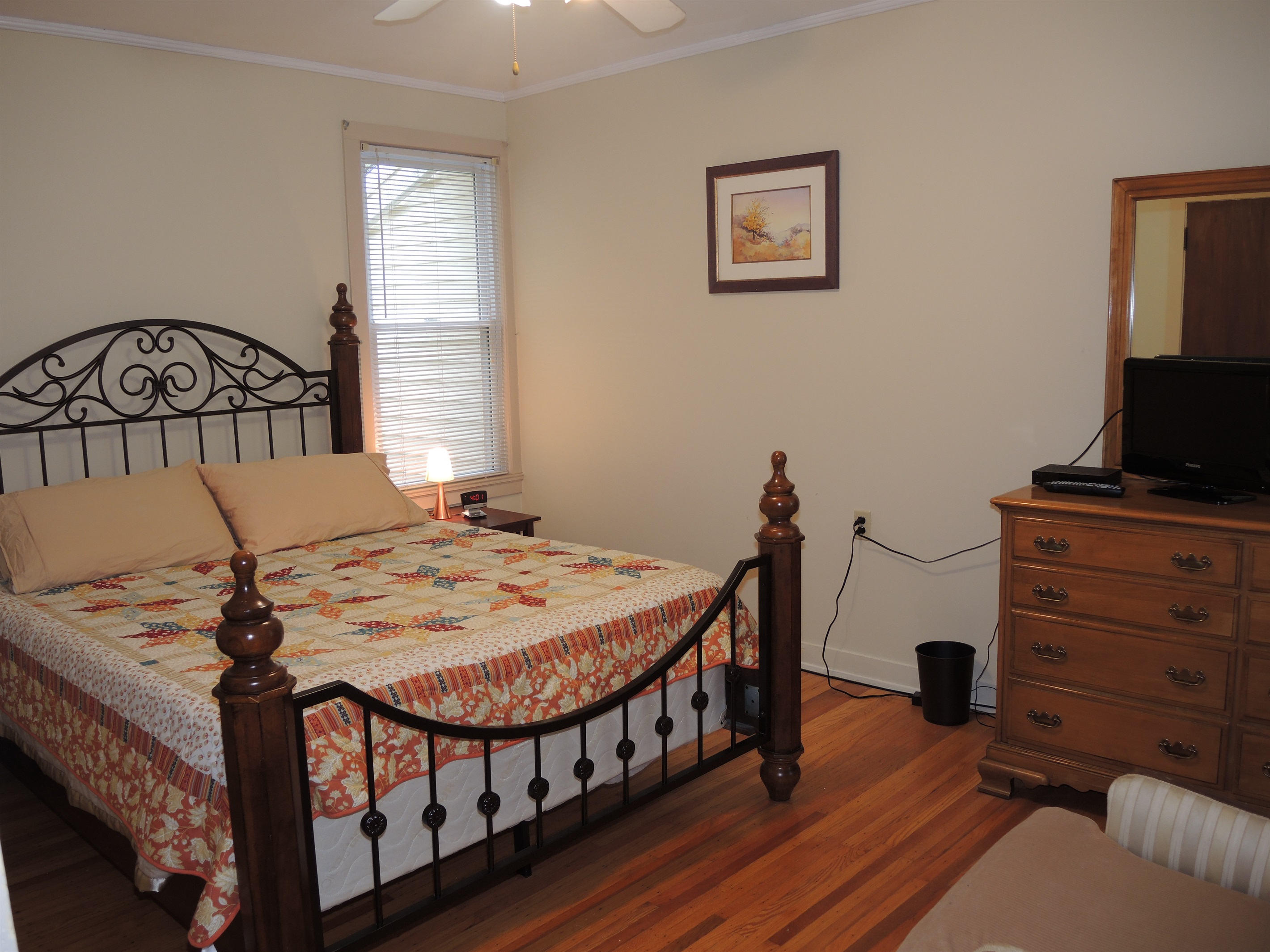 Queen bedroom #2 on Main floor