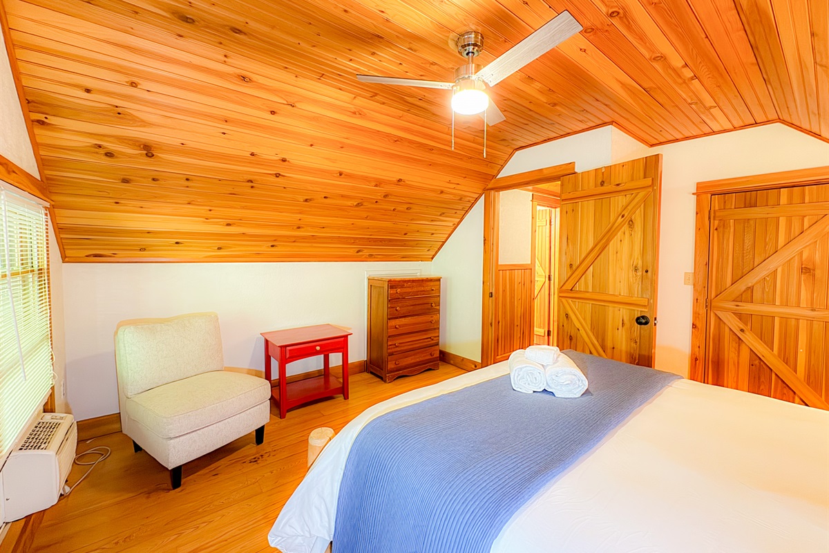 Seating Area Loft Bedroom #2