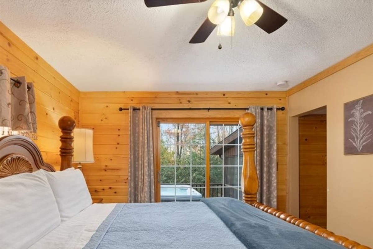 Master Suite (King Bed)