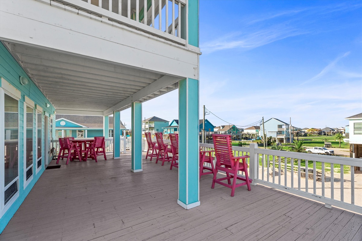 cf1d92685998494980697520d5a21deb Large | Beachhouse | Texas | TX | Vacation Homes | Galveston | Crystal Beach | Kokomo | Breezy Days | Beachfront Elegance | Sunrise Serenity | Southern Sands Property Management, LLC