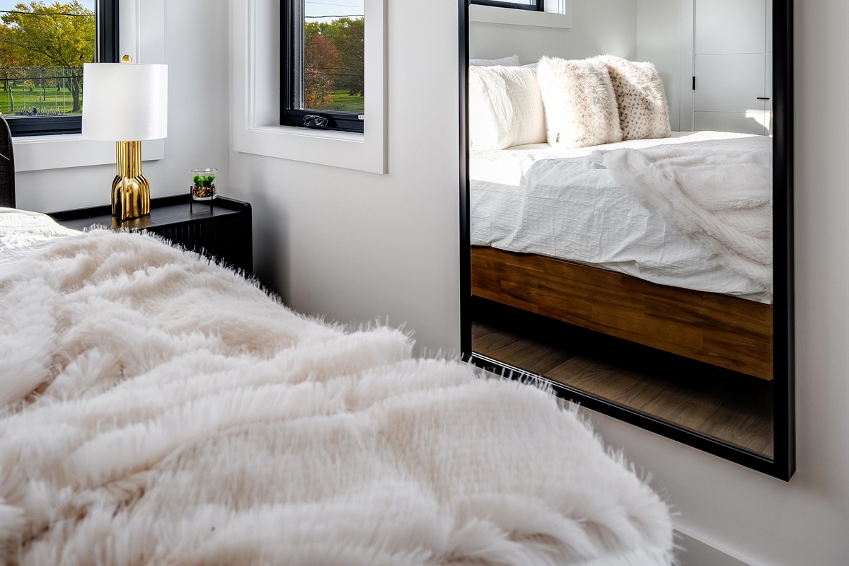 King Bedroom with A comfortable retreat for guests or family.