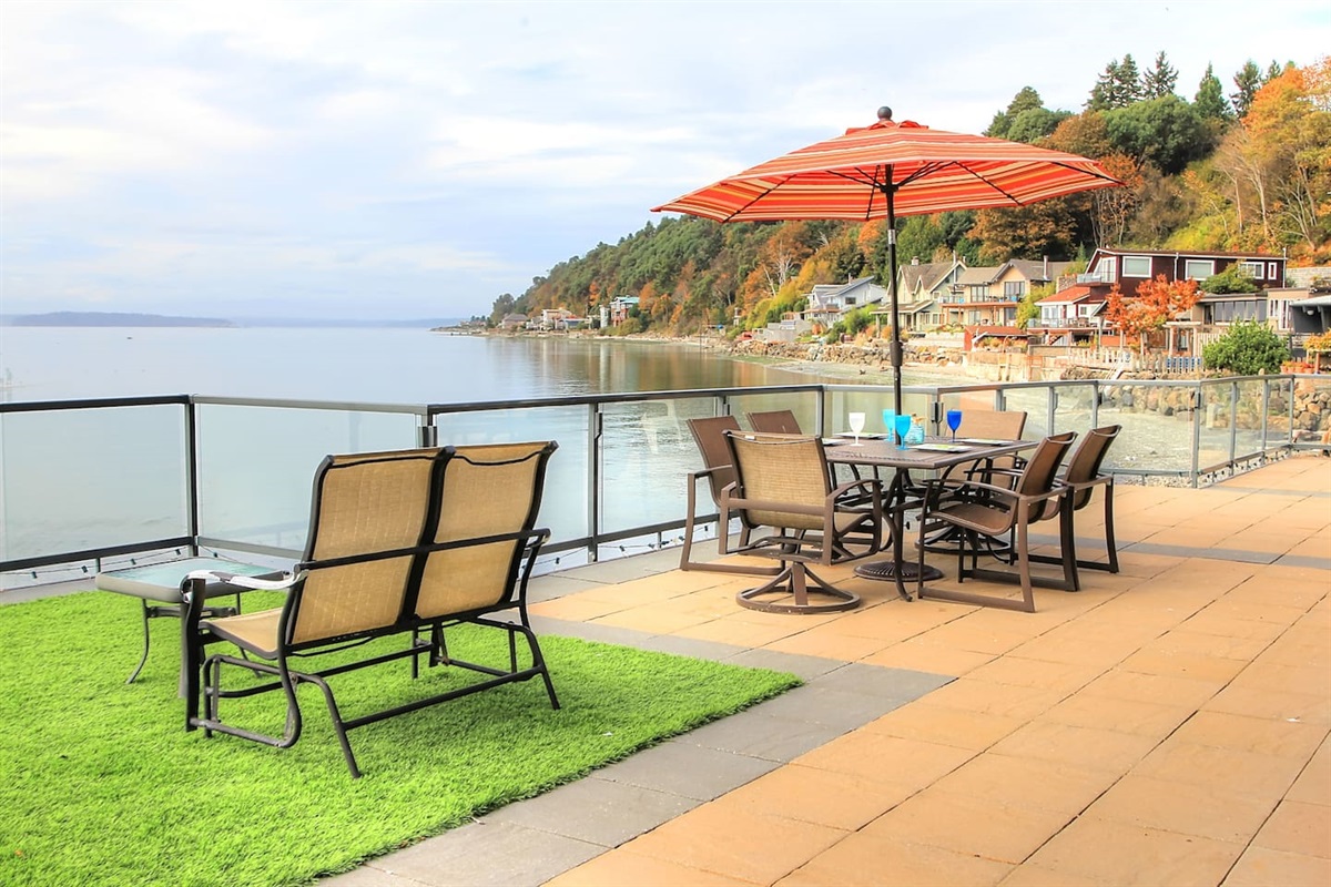 RESORT INSPIRED PRIVATE BACK PATIO