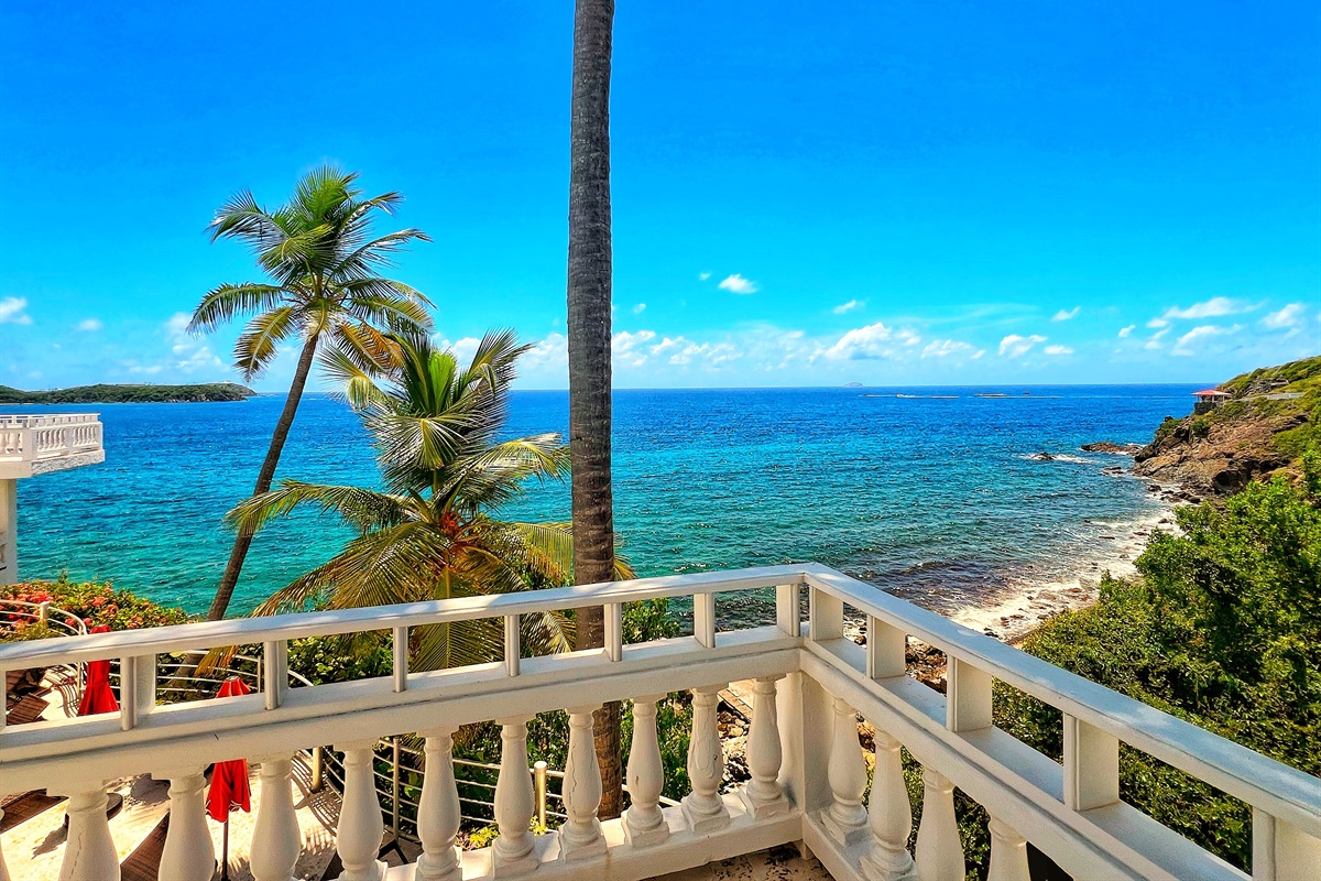 Step onto the balcony and enjoy panoramic sea views that soothe the soul.