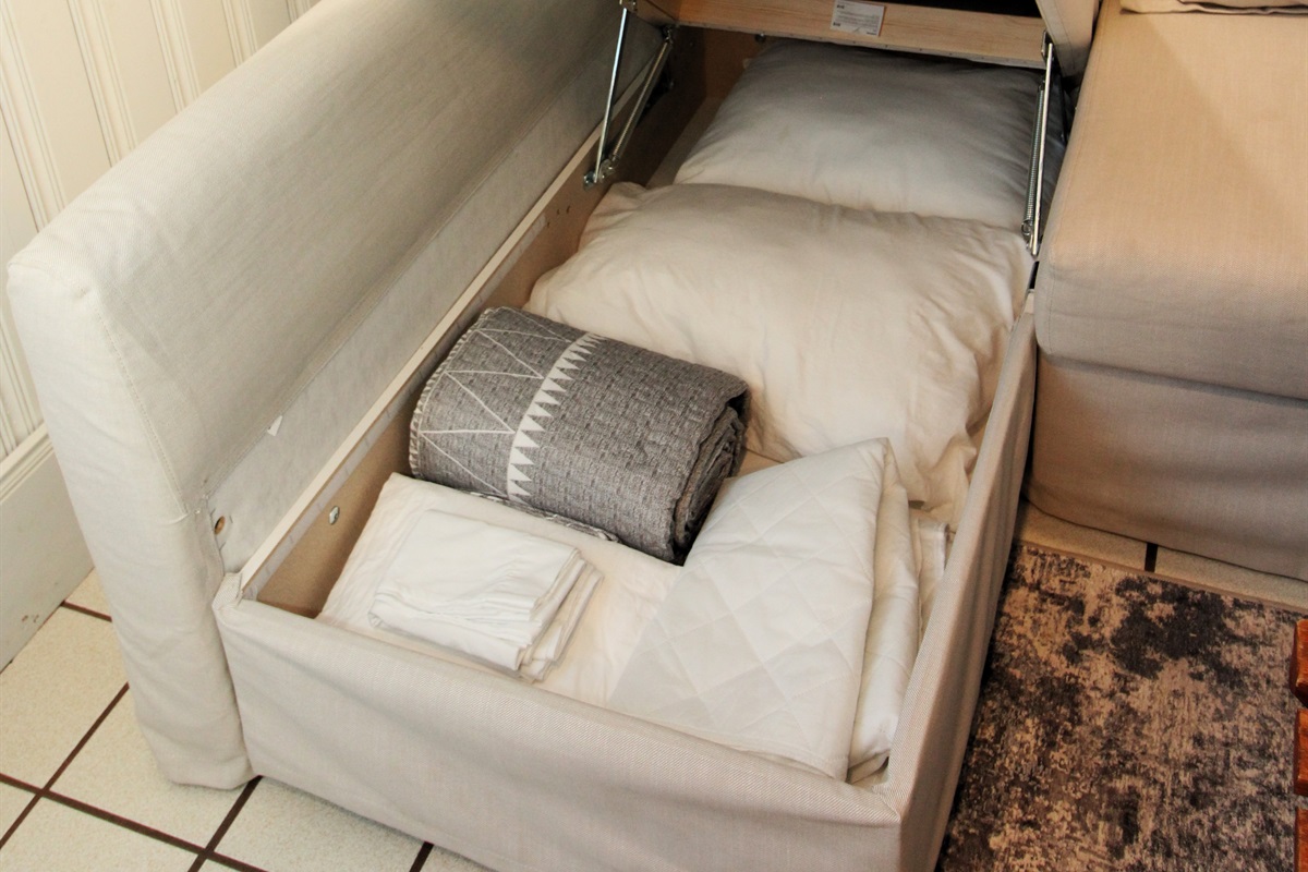 Deep Creek Lodge Apartment Sleeps 4! LIV! Stays