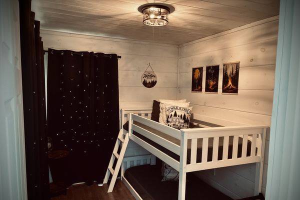 Twin bunk beds | 2nd bedroom | 1st Floor