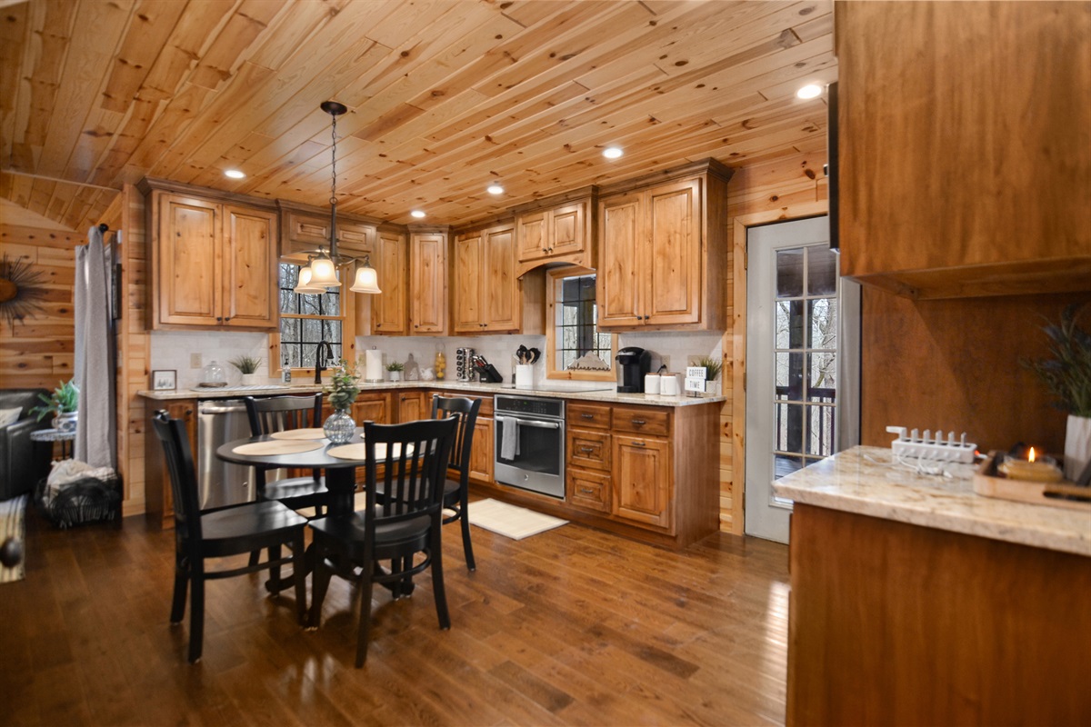 Eat-in kitchen with table and 4 chairs 