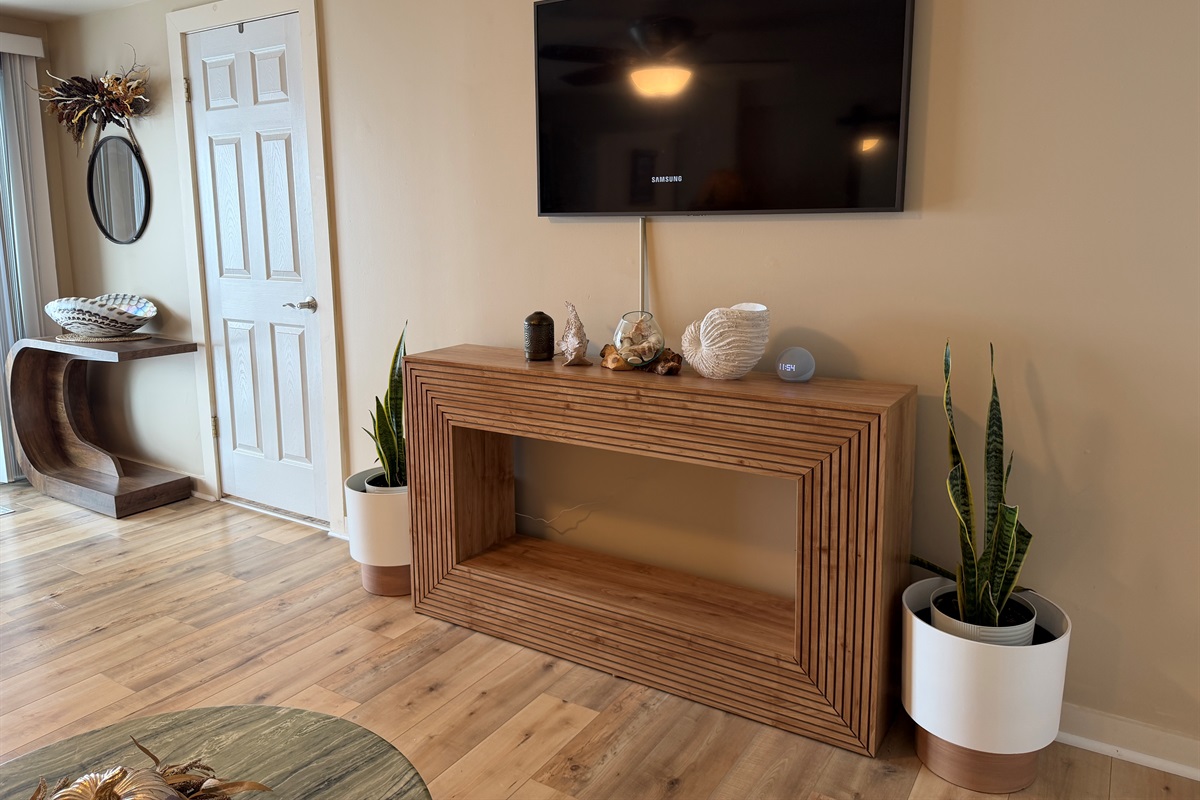 Den with Samsung FrameTV