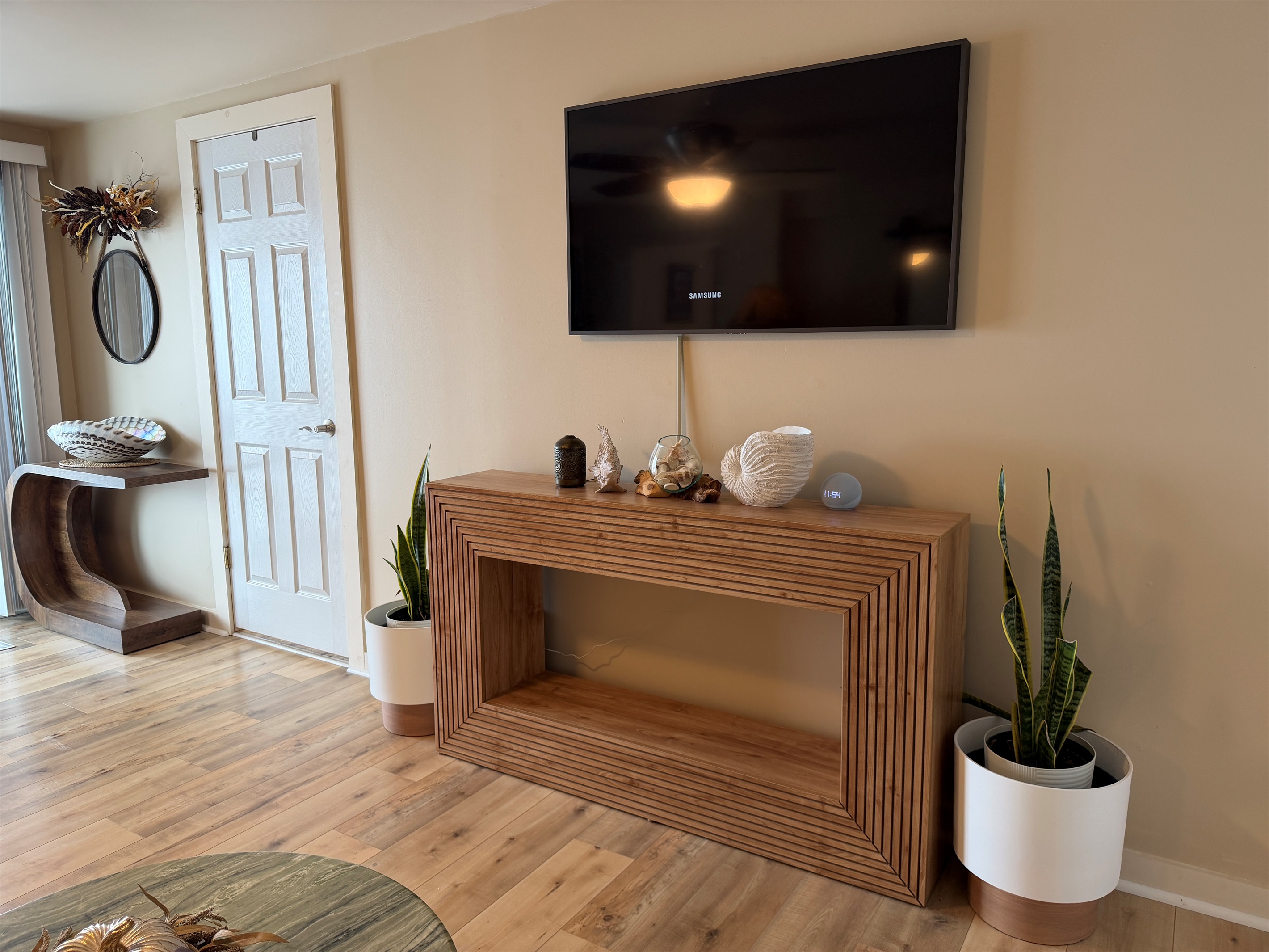 Den with Samsung FrameTV