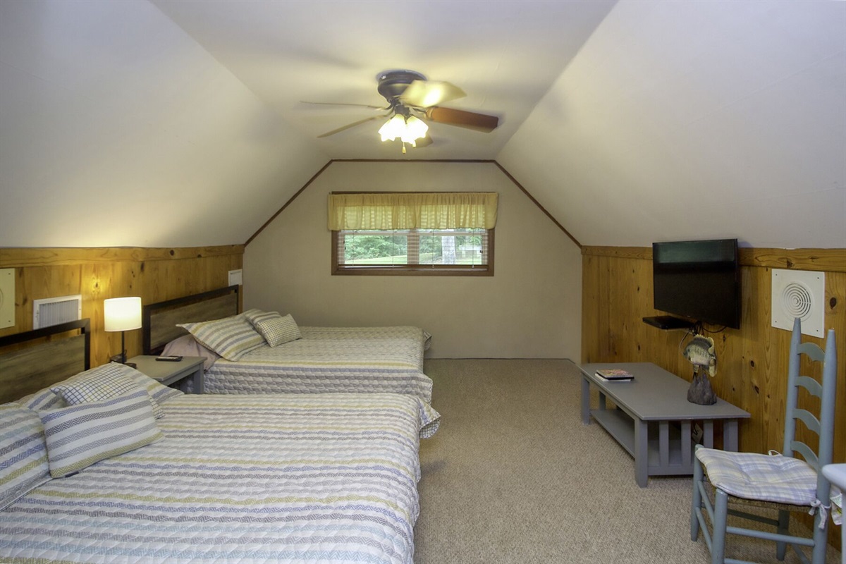 Upstairs bedroom (Bedroom 4)  2 Queen Beds, Streaming TV & DVD, Bath attached.