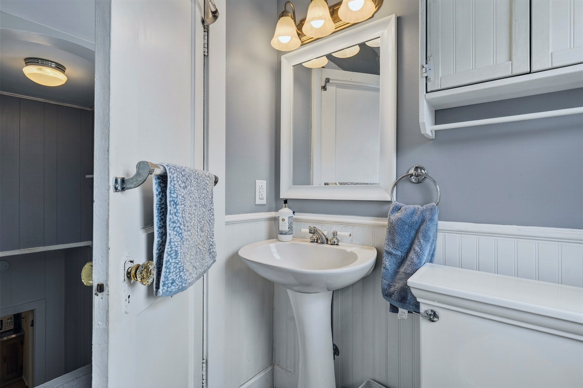 Full bathroom 