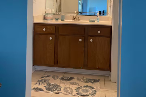 Main Bathroom with tub/shower condo