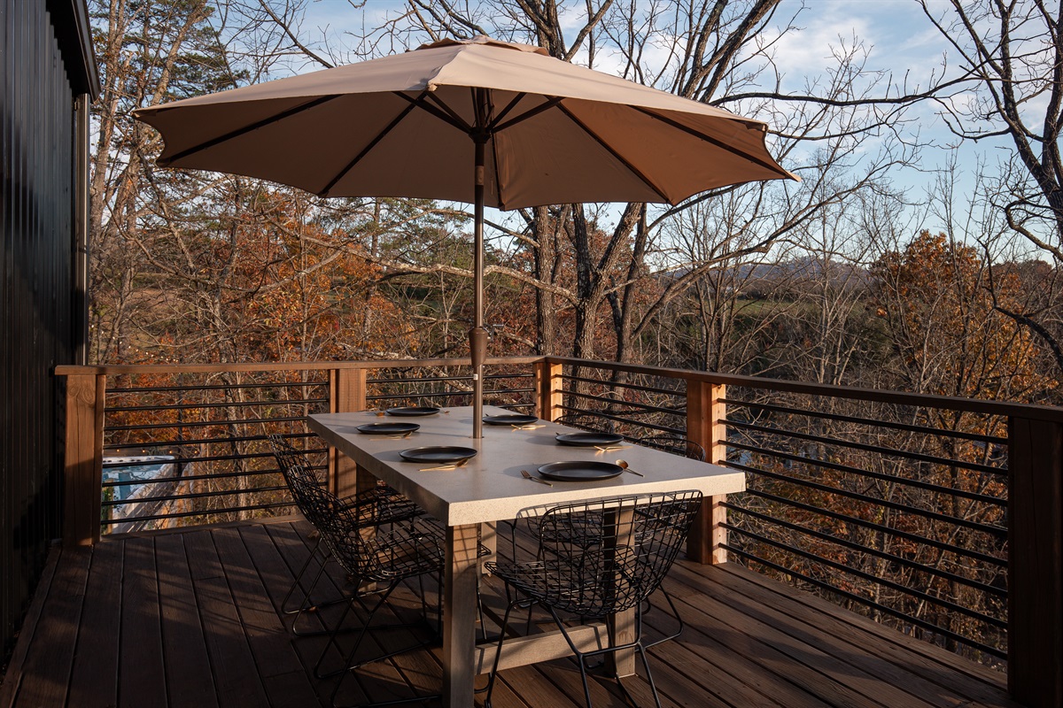 {Al Fresco Dining} Treetop dining at the Gallery House—fresh air, forest views, and an unforgettable mountain backdrop.