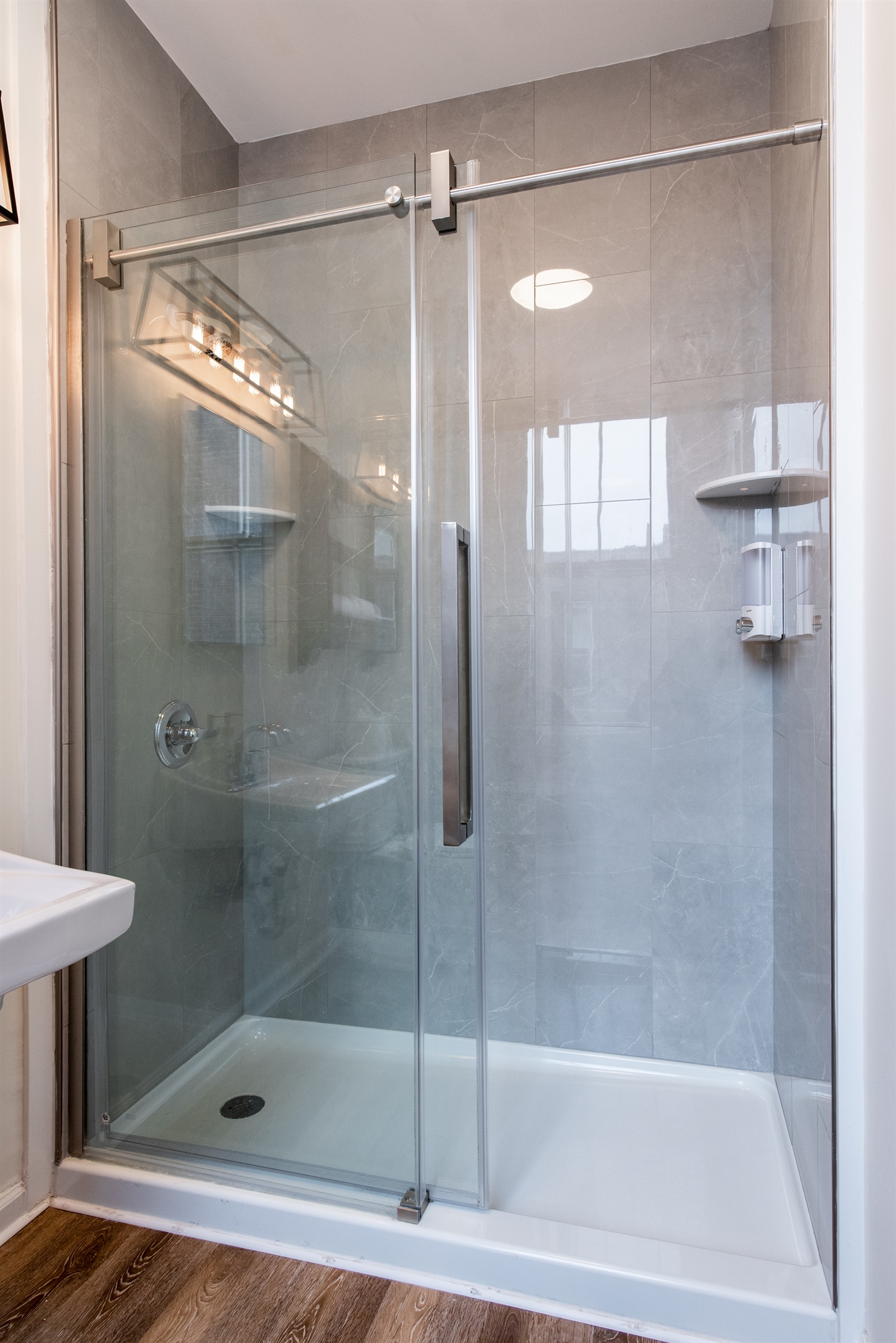 Ensuite Fully Renovated Bathroom