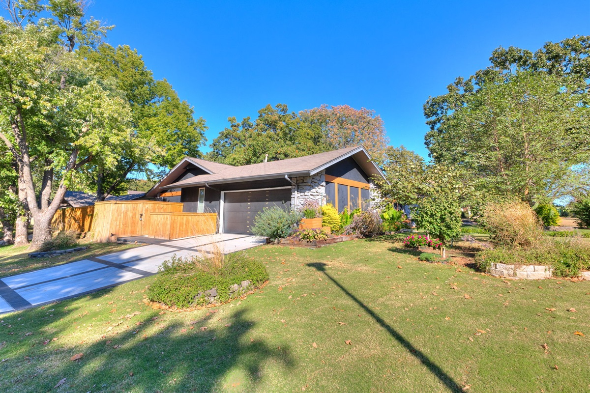 Front of Home, Garage Access