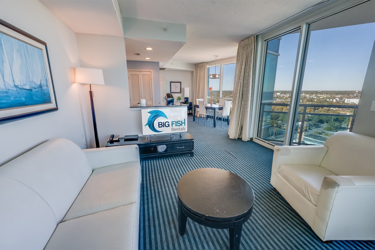 Living Room with Stunning Views🌊☀️