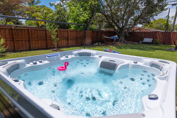 7 Seat Hot Tub