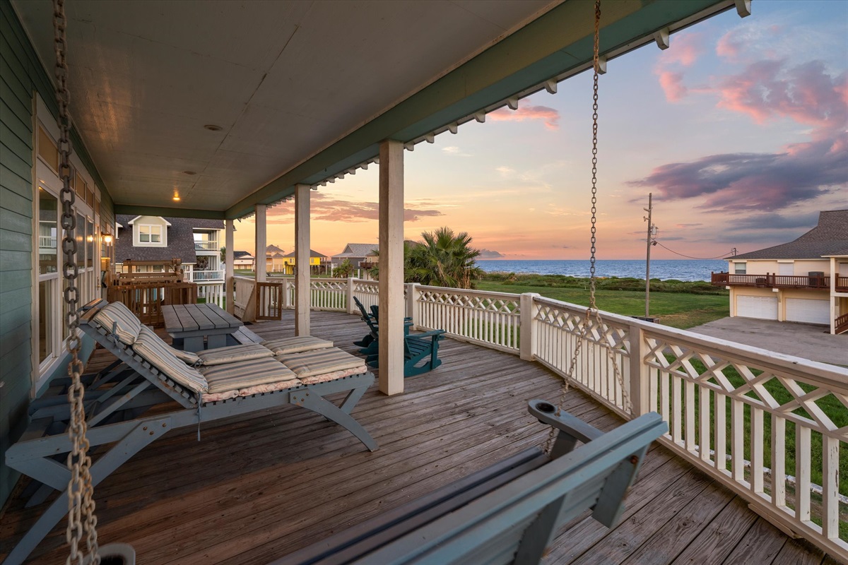 cf9cf5bba4ec48439d0d4bcddca7556f Large | Beachhouse | Texas | TX | Vacation Homes | Galveston | Crystal Beach | Kokomo | Breezy Days | Beachfront Elegance | Sunrise Serenity | Southern Sands Property Management, LLC