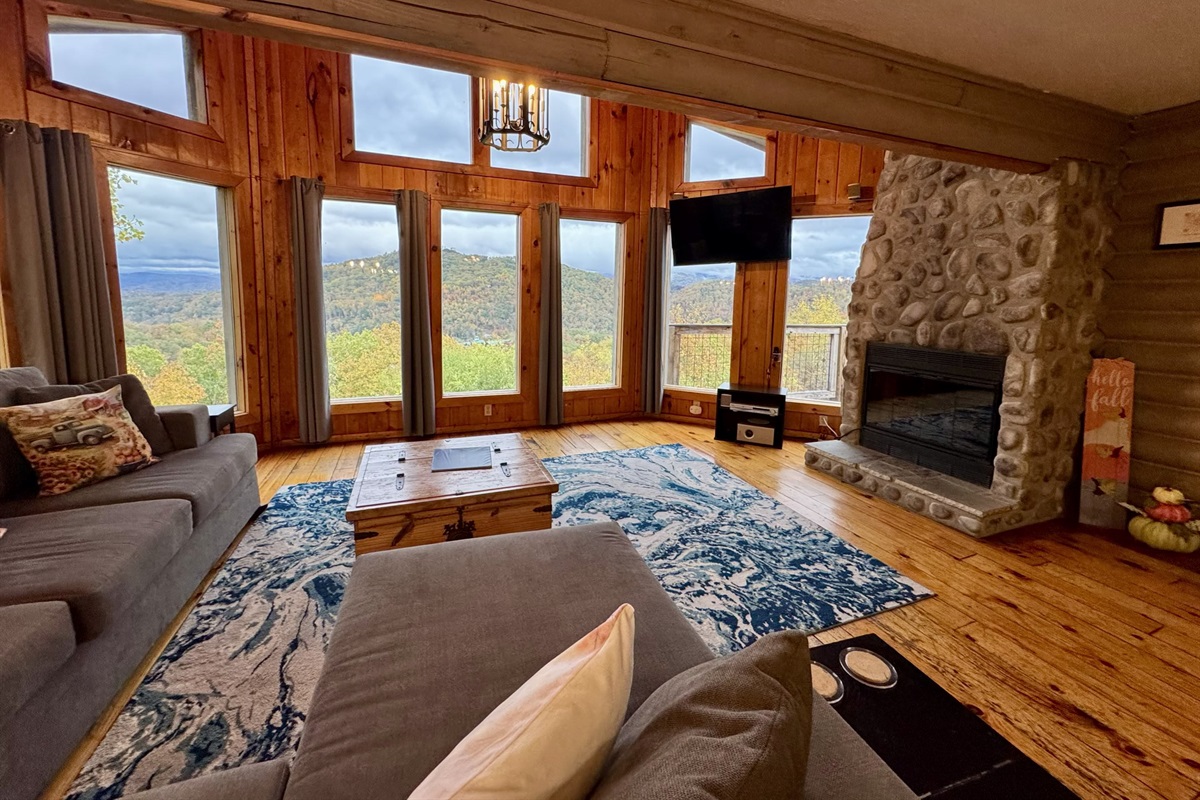 FALL FAMILY ROOM VIEW