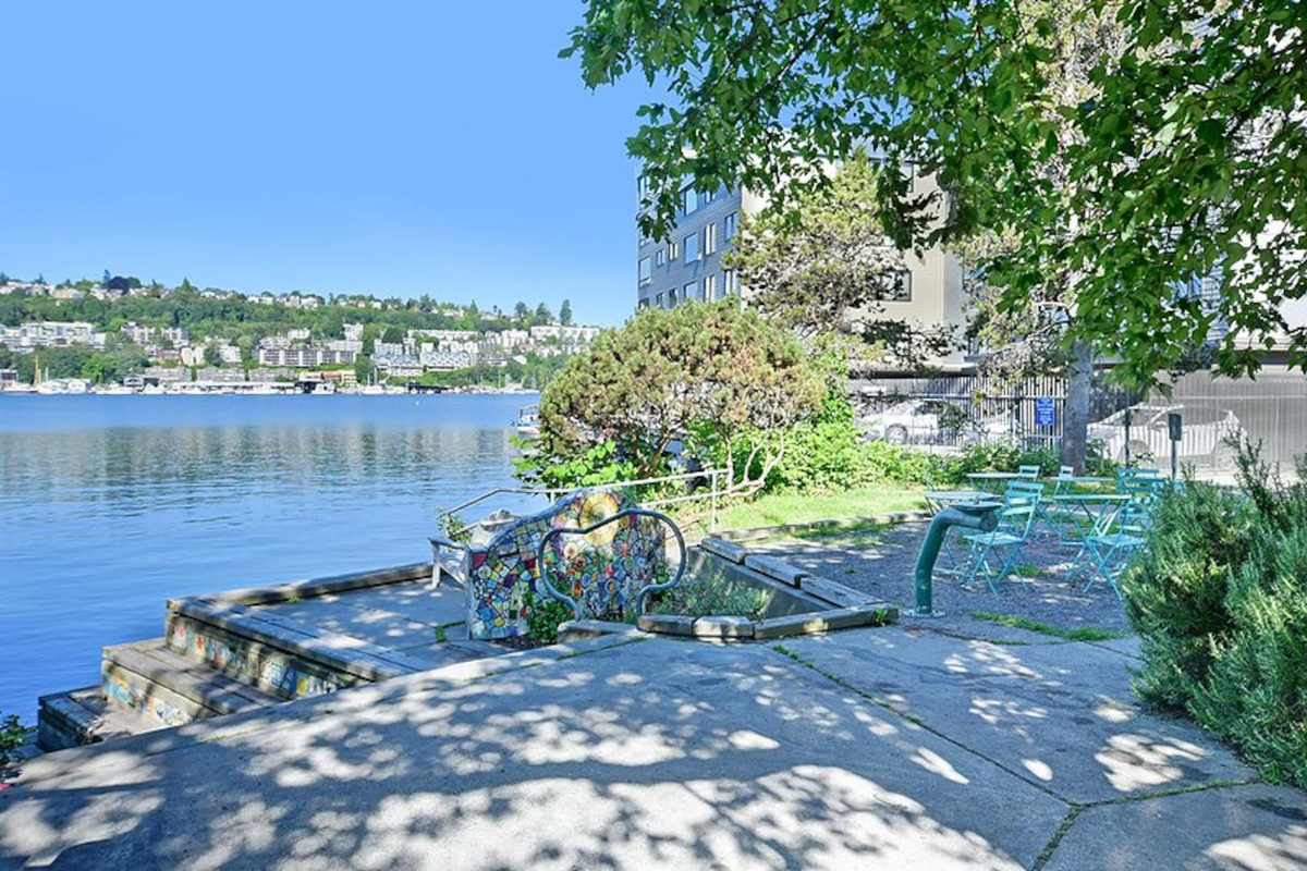 Lake access and Tiny park only steps away (just across the street)