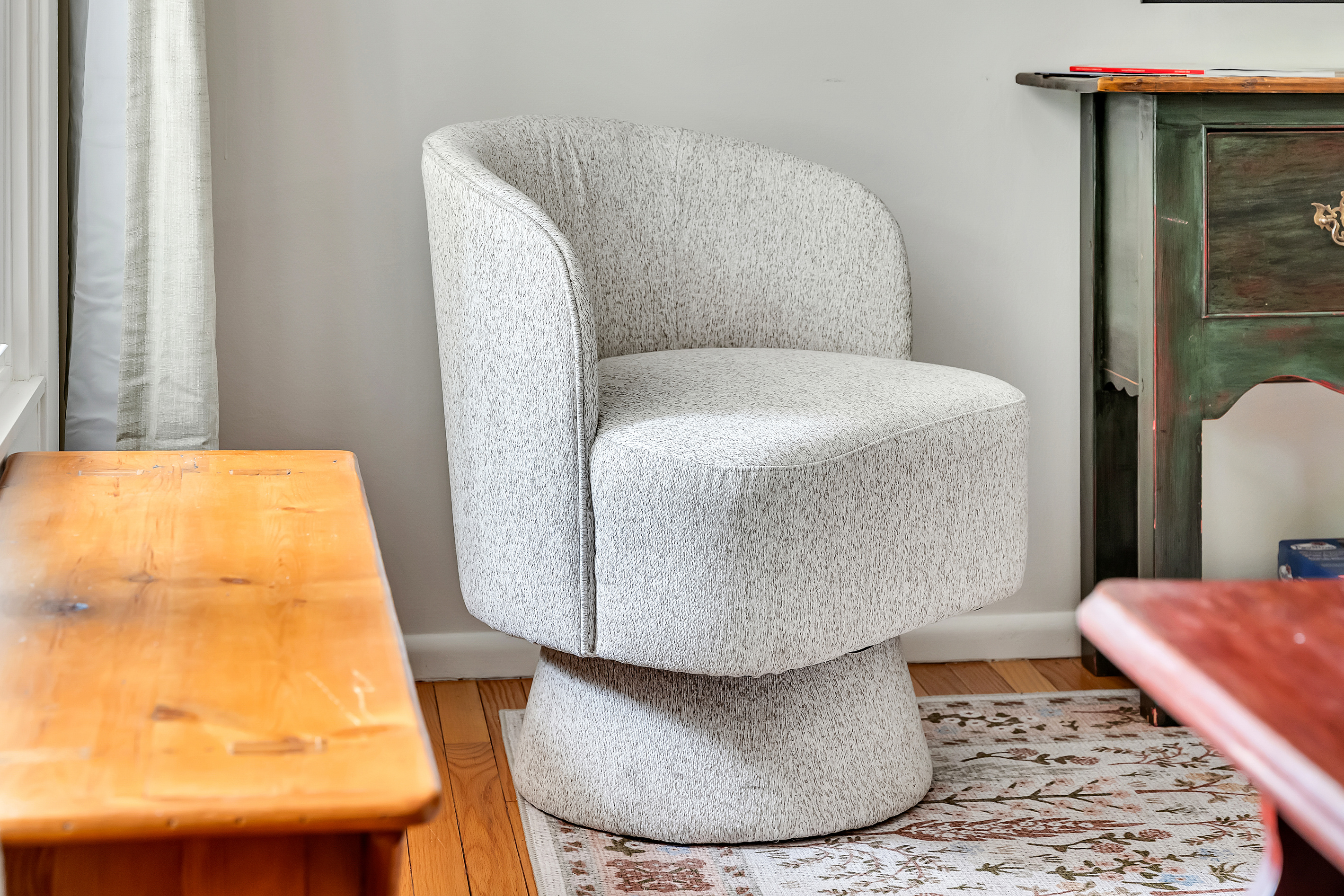Living Room – Accent Chair