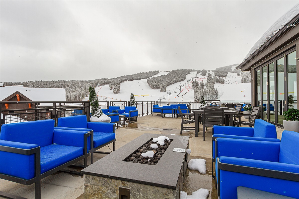 Elev8 Rooftop lounge