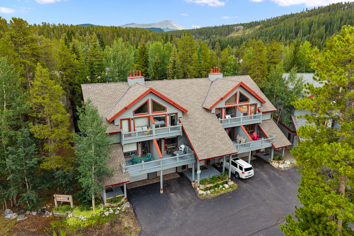Front exterior of Columbine Pine Creek Retreat