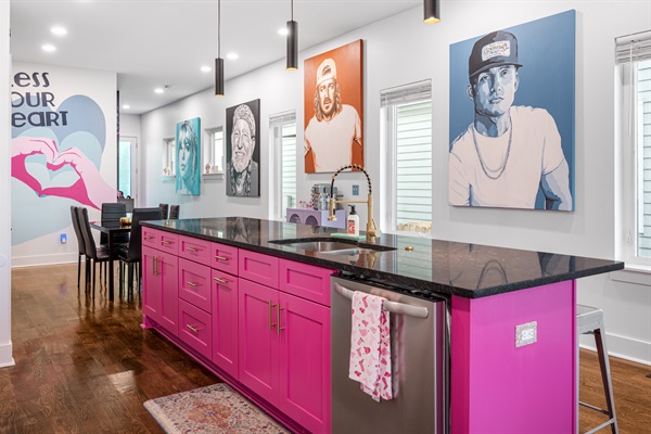 Kitchen/DR area