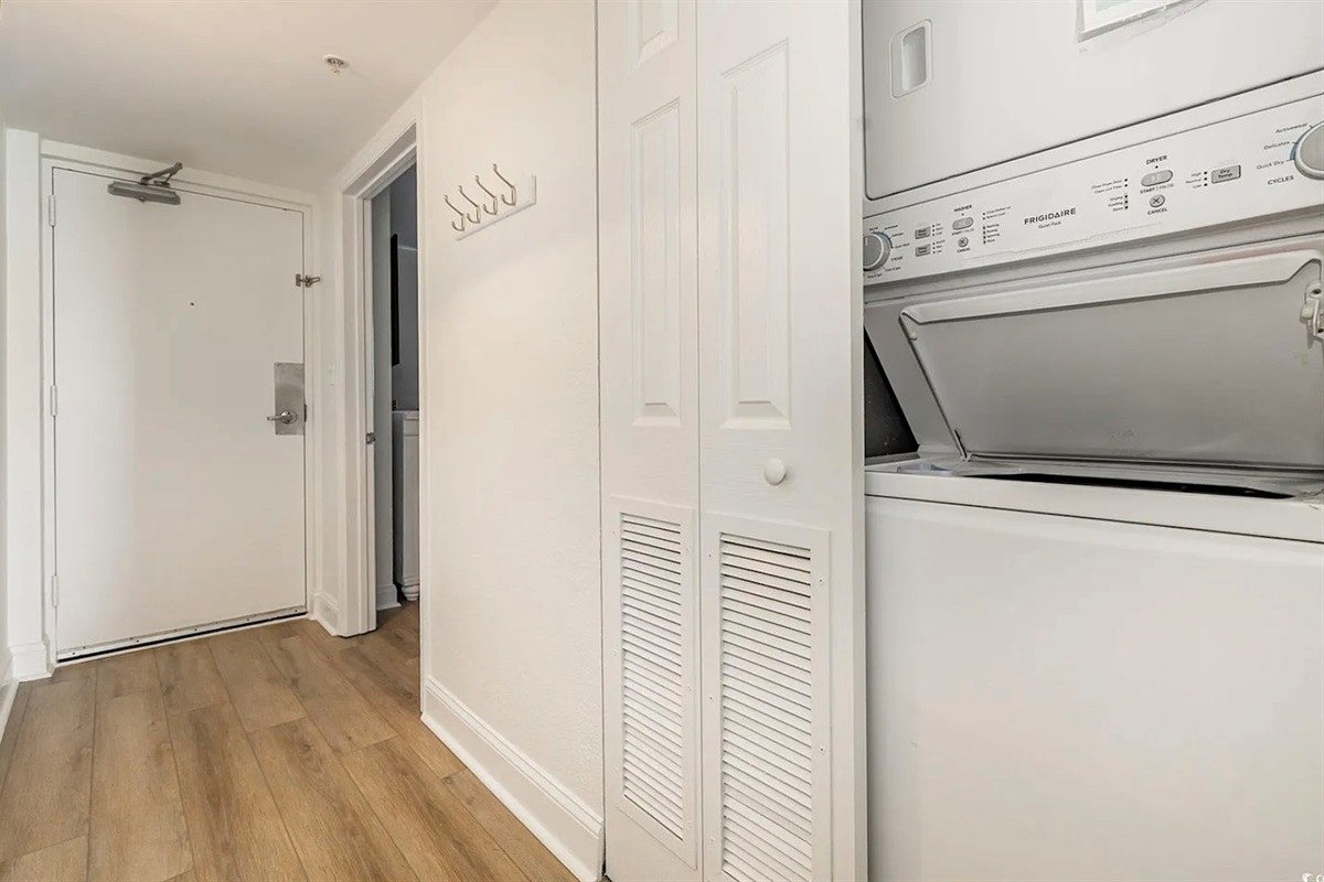 Convenient Stackable Washer and Dryer 