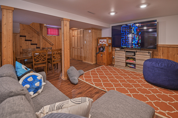Living Room/Game Room w/ Game Table