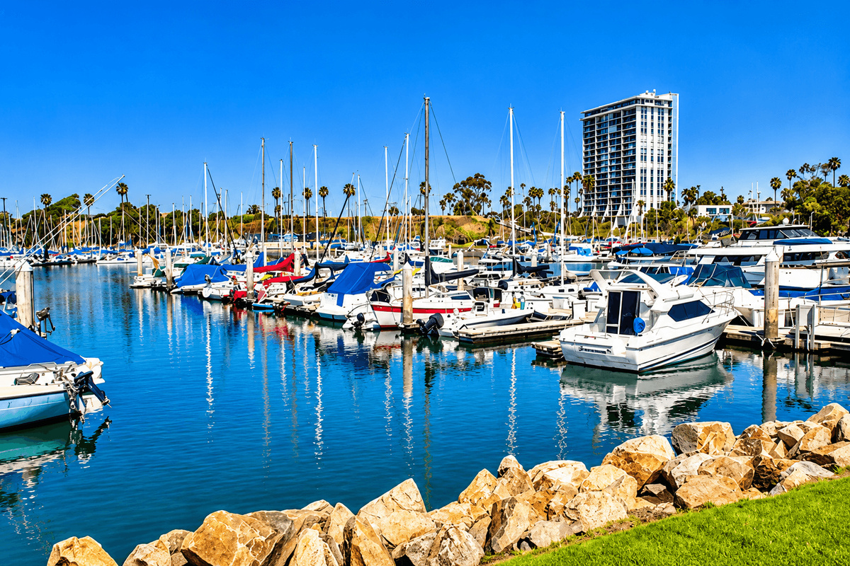 Walk to Oceanside Harbor for dining, paddleboarding, happy hour, or deep-sea fishing