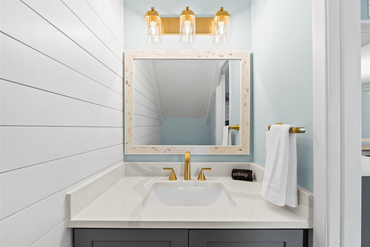 Downstairs Half Bathroom